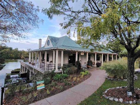 Menghayati Kesadaran dengan Makanan di The Terrace at Delaware Park