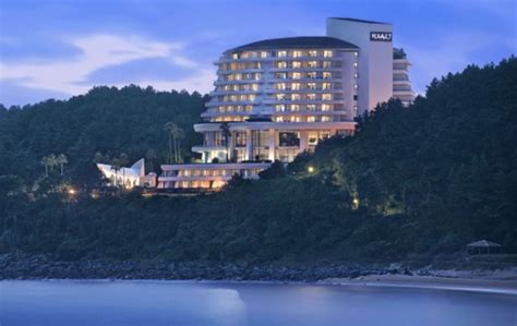 Praktik Properti di Grand Hyatt Jeju