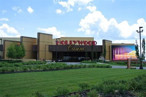 Hollywood Casino Columbus: Guide, Games, Getting There & More