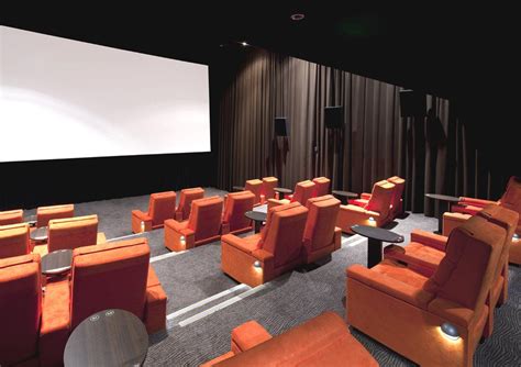 Menikmati Pengalaman Cinema Gold Class di Village Cinemas Crown