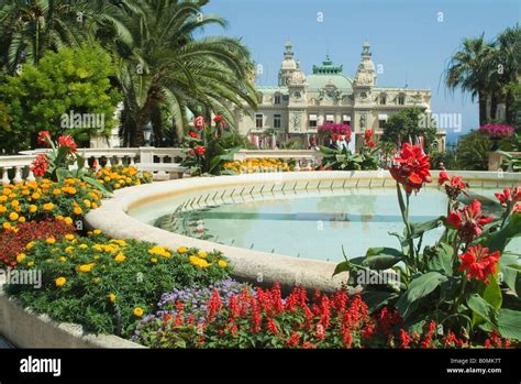 Taman Indah dan Mewah di Kasino Monte-Carlo