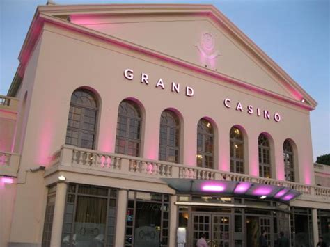 Menus Gourmet di Poker dan Hiburan di Grand Casino de Forges-Les-Eaux