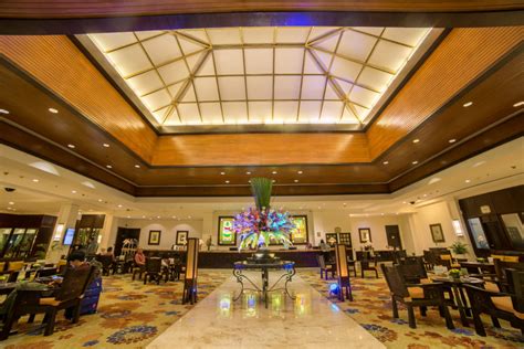 Hotel Review: Waterfront Airport Hotel and Casino, Mactan