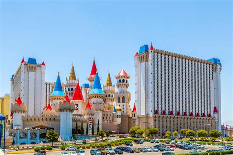 Perjalanan dari Excalibur Hotel & Casino ke Gold Coast Hotel dan Casino di Las Vegas