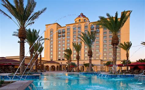 Hotel Estrella at Casino Del Sol: The Perfect Accommodation for Business Travelers