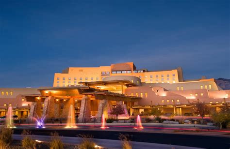 Menjelajahi Kasino dan Resort di Albuquerque: Isleta Resort & Casino, Santa Claran Casino Resort, dan Route 66 Casino Hotel