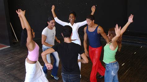 Rueda de Casino: A Unique Style of Salsa Dancing