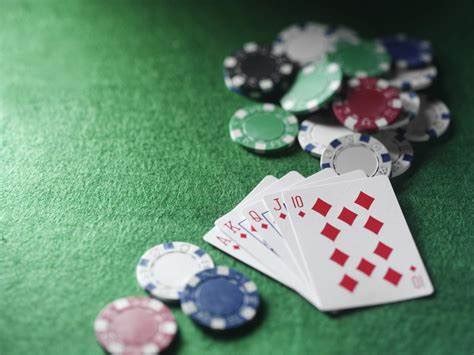 Artikel Tentang 3 Kartu Poker: Strategi dan Panduan