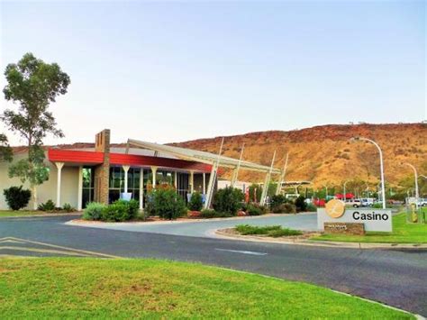 Lasseters Hotel Casino: Puncak Hiburan di Alice Springs