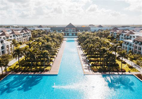 Royalton Punta Cana Resort & Casino: A Luxury Vacation Paradise