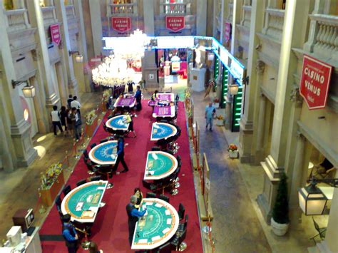 Venus Fort: A European-Style Shopping and Dining Complex in Tokyo