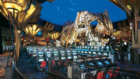 Menjadi Bagian dari Kejutan di Casino of the Earth