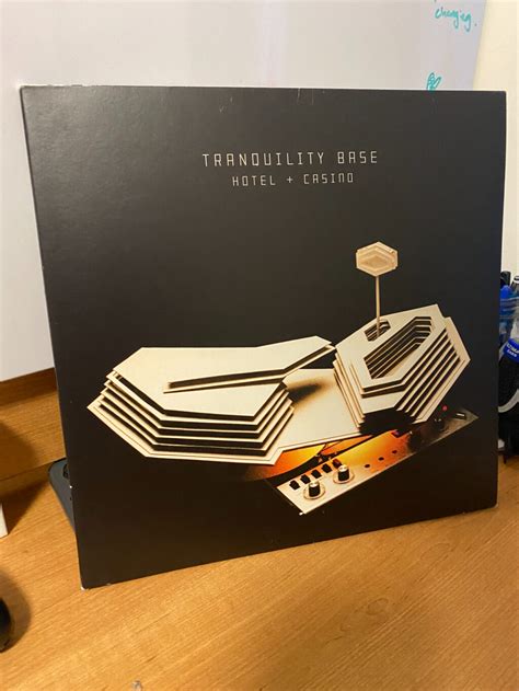 Arctic Monkeys – Tranquility Base Hotel & Casino