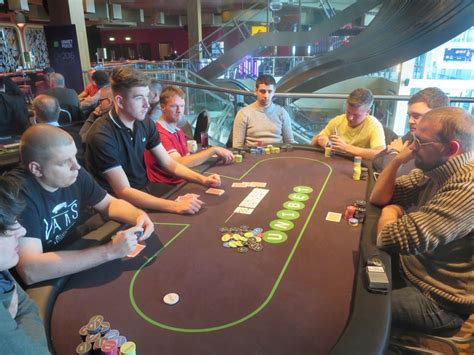 Poker di Glasgow: Menjelajahi Dunia Kartu di Kota Skotlandia