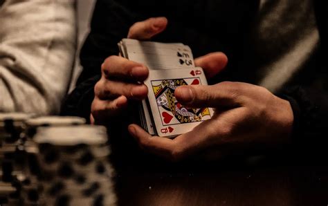 LUXY POKER: Bermain Poker Texas Holdem dengan Fitur-Eksklusif di Indonesia