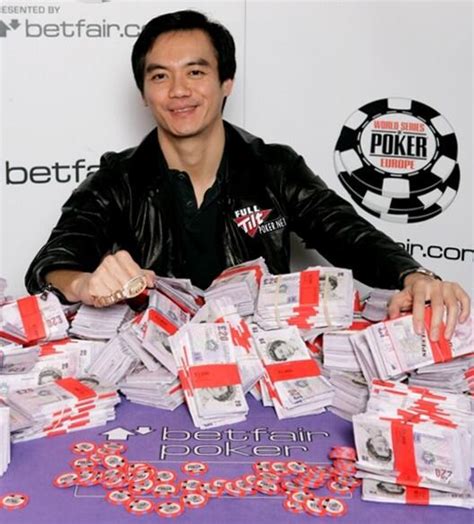 Cara Bermain Poker: Jenis-Jenis dan Langkah-Langkah