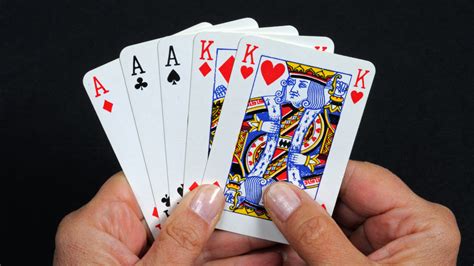 Mengenal Tangan Poker: Two Pair, One Pair, dan High Card