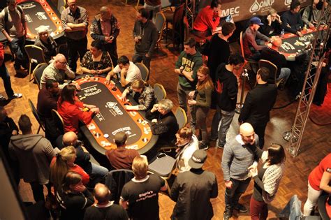 Artikel Bermain Poker di PlayWSOP.com