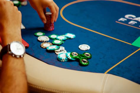 Poker Online: Tips for Winning Big