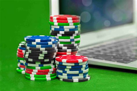 Poker Online: Berbagai Opsi untuk Pemula dan Penggemar