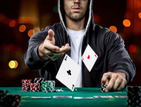 Poker Mobile Apps: Play Against Real People Without Risking a Dime