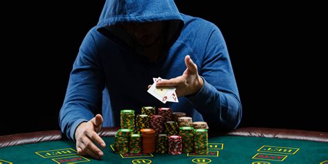 Poker Players on Instagram: A Peek into the World of Professional Poker