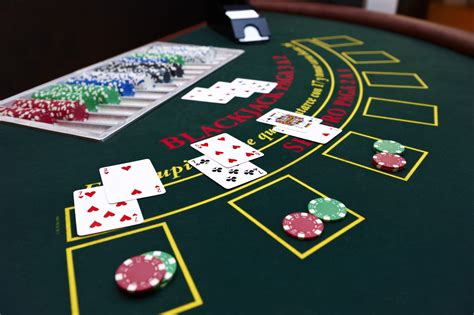 Pilihan antara Poker dan Blackjack: Mempengaruhi ODDS Anda