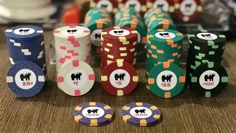 Mengatur Partai Poker di Rumah: Tips dan Trick