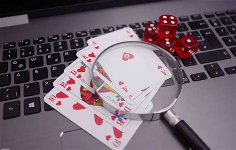 Perbedaan Bermain Poker Online dan Live: Apa yang Perlu Diperhatikan