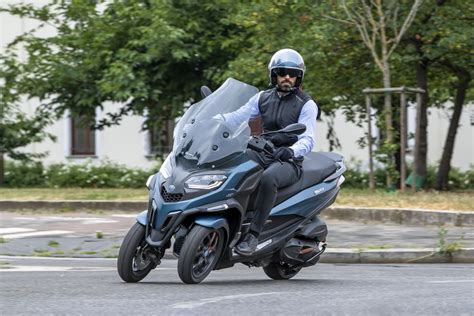 Piaggio MP3 Slot: Life Support for Emergency Services