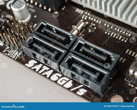 Slot untuk Harddisk: Perbedaan Slot SATA, PCIe, dan M.2 di Motherboard