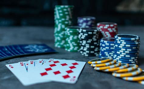 Tips Poker untuk Pemula: Bermain dengan Strategi yang Tepat