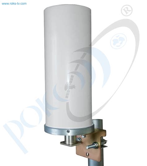 Desain Antena Omnidirectional Slotted Waveguide dengan Tingkat Kualitas Tinggi