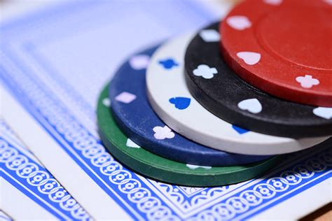 Bluffing in Poker: Tips and Tricks for Winning