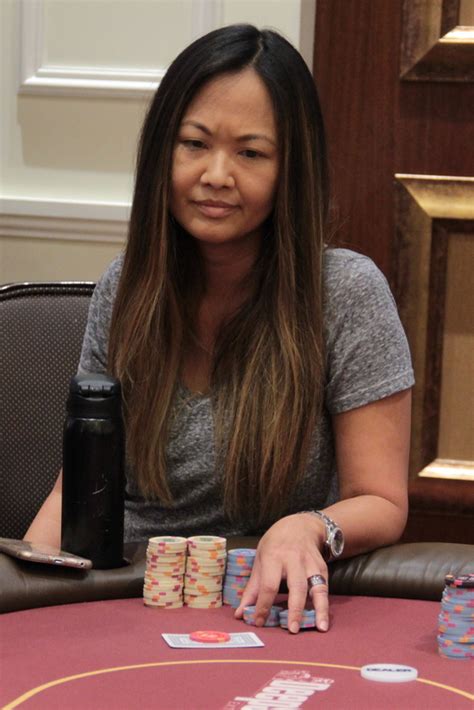 Berjuang di Poker: Lisa Hamilton, Seorang Gadis Poker dari Hawaii