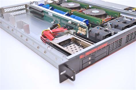 Tren Kecil SATA SSD dalam Server dan Pentingnya 1U 10x NVMe Server