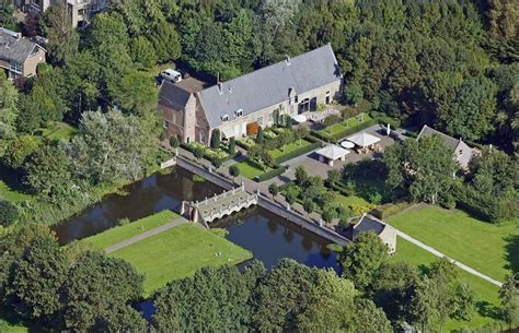 Markizaas van Heemstede: Oude Slot, Haarlem, en Schiphol