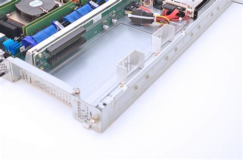 Mengintip Server 1U dengan Banyak Slot PCIe Murah