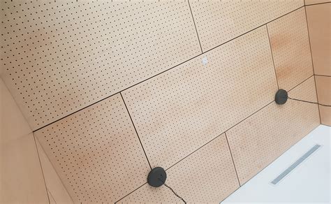 Keselamatan Akustik dengan Panel Slot Perforated