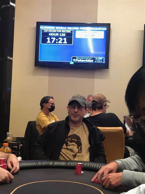 Zach Gensler Berhasil Merebutkan Rekor Poker Terpanjang di Dunia