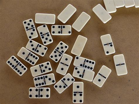 Permainan Domino: Kemenangan Tanpa Batas