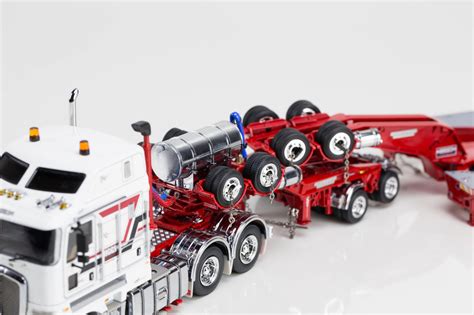 Menggali Dunia Truk: Kenworth K200 Prime Mover Truck