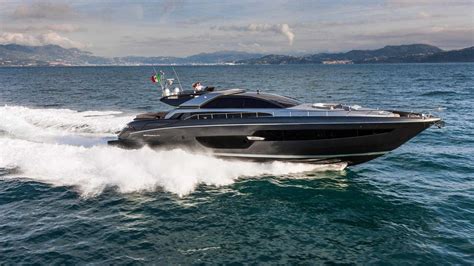 Riva 88 Domino Super: A Luxury Yacht with Unparalleled Features