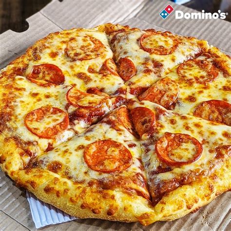 Menggoda Selera dengan Chicken Pepperoni Pizza dari Domino’s