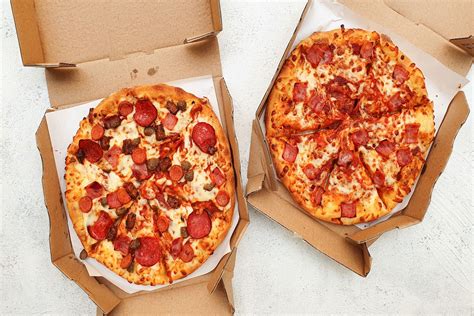 Pilihan Crust Domino’s Pizza: Hand-Tossed dan Pan