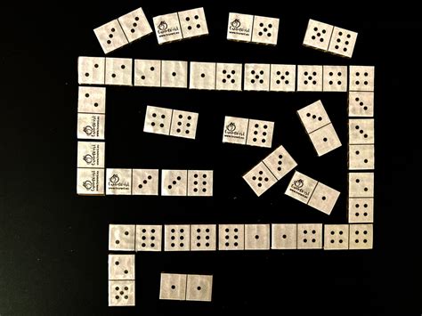 Membuat Alat Peraga Kartu Domino dengan Mudah