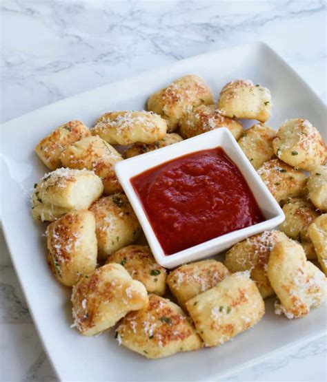 Copycat Domino’s Parmesan Bread Bites