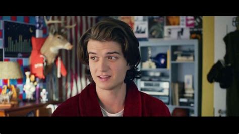 Nostalgia Mengalir: Domino’s dan Joe Keery Hadirkan Kembali Era ’80s dengan iklan Baru