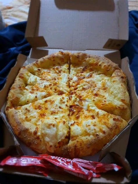 Mudahnya Pesan Pizza dengan Domino’s Indonesia