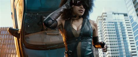 Zazie Beetz: Dari Kombucha Hingga X-Force, Bintang Deadpool 2 yang Menyaiplakan